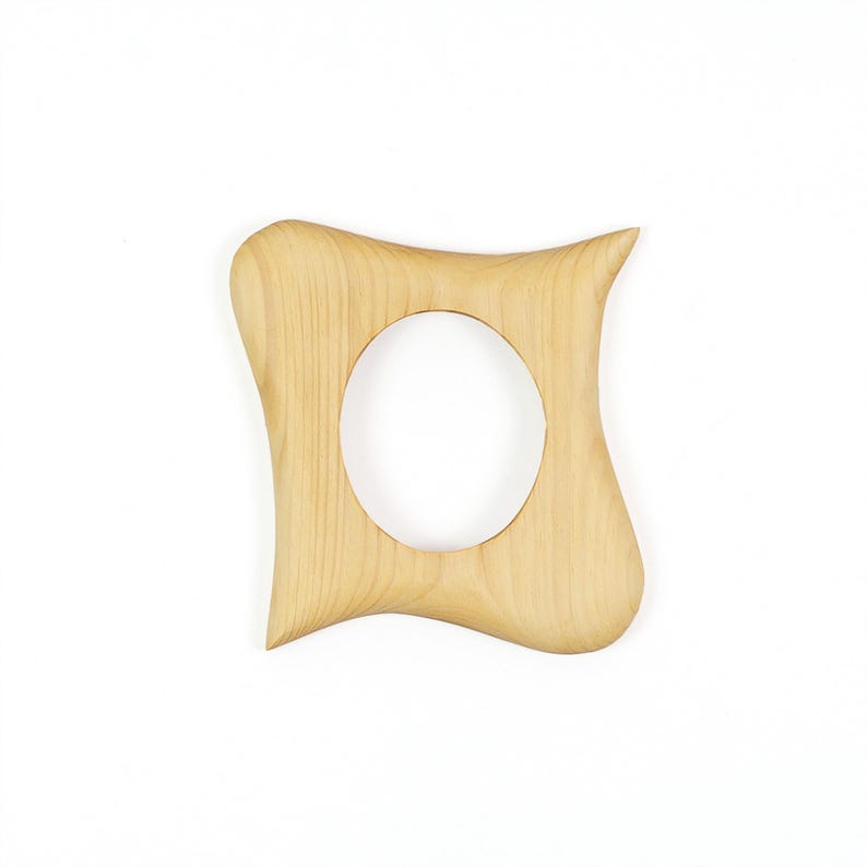 Ovaler Bilderrahmen, kleiner Holzrahmen aus Fichte 10x10 cm, organischer Bilderrahmen aus Echtholz, handgefertigtes Naturholz Unikat 10x10 cm