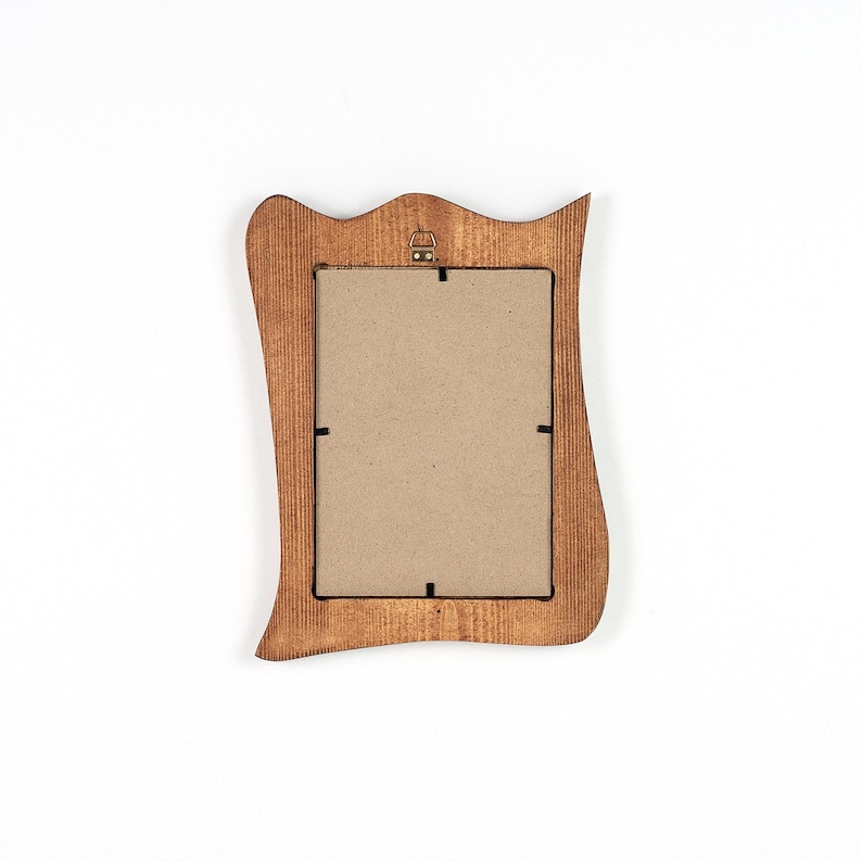 Spiegel Herz aus Holz – organischer Herzspiegel mit rustikalem Holzrahmen aus Kiefer 13x18 cm, Herz Wanddeko, besonderes Geschenk mit Herz image 4