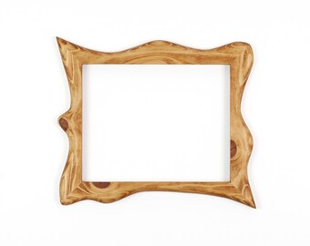 Könnte beinhalten: Ein natürlicher Holzbilderrahmen mit einem einzigartigen, organischen Design. Der Rahmen hat eine rechteckige Öffnung und besteht aus hellbraunem Holz mit sichtbarer Maserung und Knoten. Die Kanten haben eine unregelmäßige, fließende Form, die seinen rustikalen Charme unterstreicht.