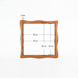 Quadratischer Bilderrahmen, handgefertigter Holzrahmen aus Kiefer 50x50 cm, Bilderrahmen aus Echtholz, Naturholz Unikat, Rahmen für Leinwand bild 6