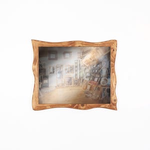 Wandspiegel mit Holzrahmen, Holzspiegel Unikat handgefertigt aus Fichte 40x50 cm, rustikaler Naturholz Spiegelrahmen mit organischer Form Naturfarben dunkel