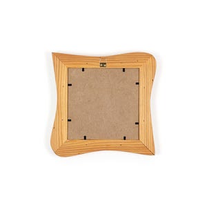 Bilderrahmen Quadratisch, rustikaler Holzrahmen aus Lärche 15x15 cm, ausgefallener Bilderrahmen aus Echtholz, organisches Naturholz Unikat image 8