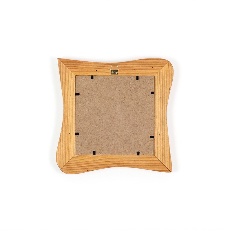 Bilderrahmen Quadratisch, rustikaler Holzrahmen aus Lärche 15x15 cm, ausgefallener Bilderrahmen aus Echtholz, organisches Naturholz Unikat image 8