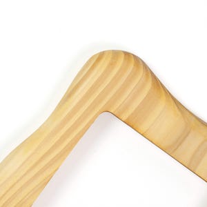 Kleiner Bilderrahmen aus Holz – rustikaler Holzrahmen, handgefertigt aus Fichte 13x18 cm, Naturholz Unikat mit organischer Form image 3
