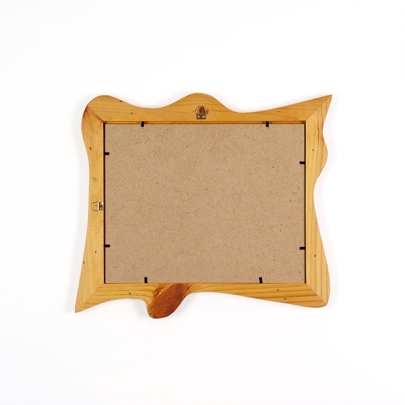 Wandspiegel mit Holzrahmen, rustikaler Holzspiegel handgefertigt aus Kiefer 24x30 cm, Naturholz-Spiegelrahmen mit organischer Form image 6