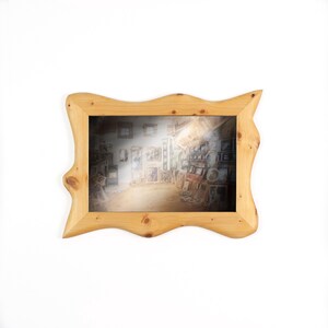 Spiegel mit Holzrahmen, rustikaler Wandspiegel mit handgefertigten Holzrahmen, Unikat aus Fichte 20x30 cm, organischer Naturholz Spiegel Naturfarben