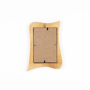 Spiegel Herz aus Holz – kleiner Spiegel mit rustikalem Holzrahmen Unikat aus Birke 10x15 cm, besonderes Geschenk mit Herz, organisches Herz image 4
