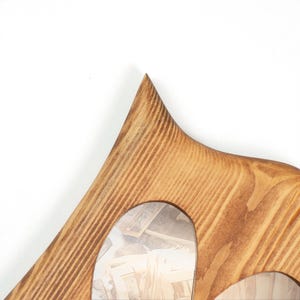 Spiegel Herz aus Holz – organischer Herzspiegel mit rustikalem Holzrahmen aus Kiefer 13x18 cm, Herz Wanddeko, besonderes Geschenk mit Herz image 3