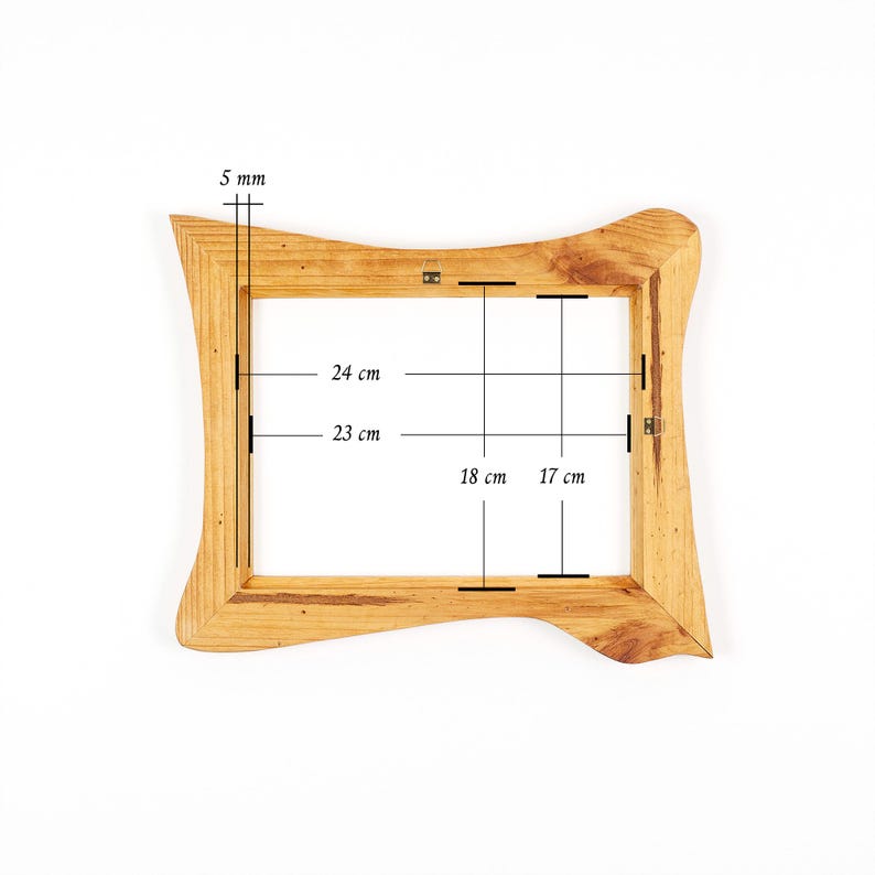 Bilderrahmen aus Holz – rustikaler Holzrahmen, handgefertigtes Unikat aus Kiefer 18x24 cm, Naturholzrahmen mit organischer Form image 7