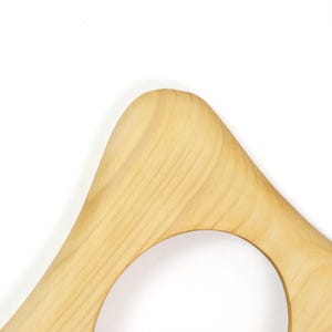Ovaler Bilderrahmen, kleiner Holzrahmen aus Fichte 10x10 cm, organischer Bilderrahmen aus Echtholz, handgefertigtes Naturholz Unikat imagen 4
