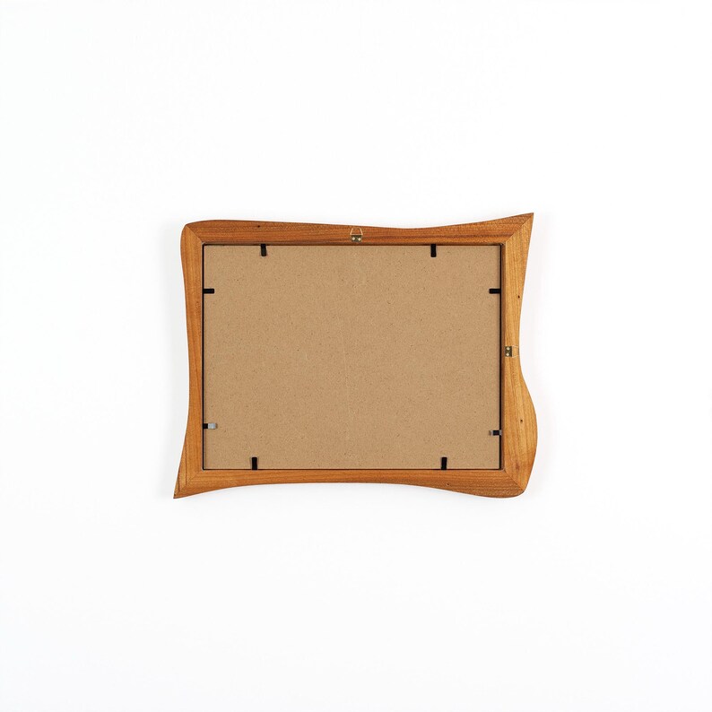 Bilderrahmen aus Echtholz – rustikaler Holzrahmen, handgefertigt aus Kirsche 18x24 cm, Naturholz mit organischer Form image 7