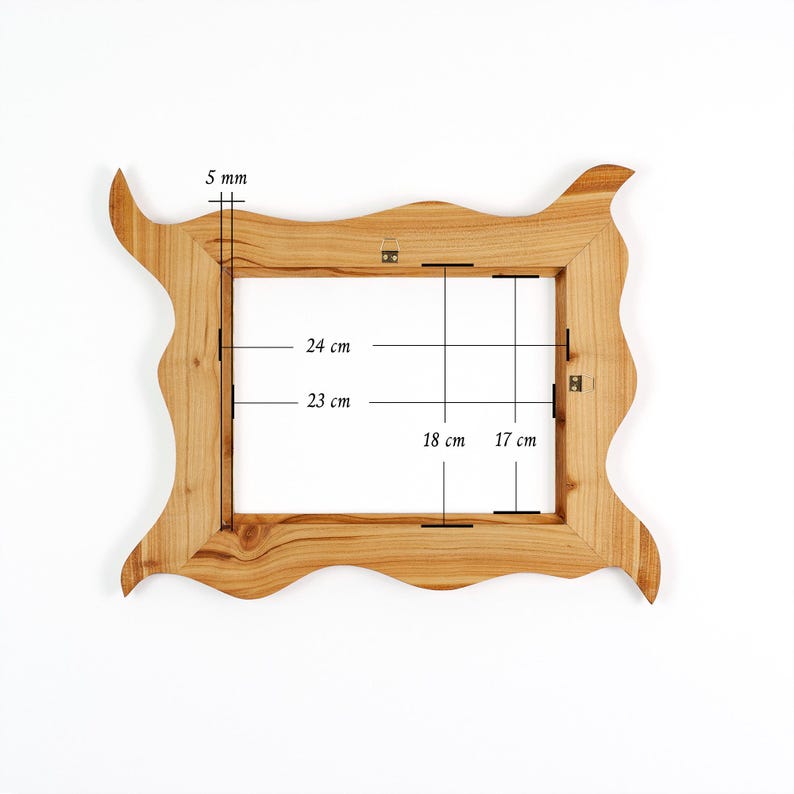 Bilderrahmen aus Echtholz – rustikaler Holzrahmen, handgefertigt aus Kirsche 18x24 cm, Naturholz mit ausgefallener organischer Form imagen 5