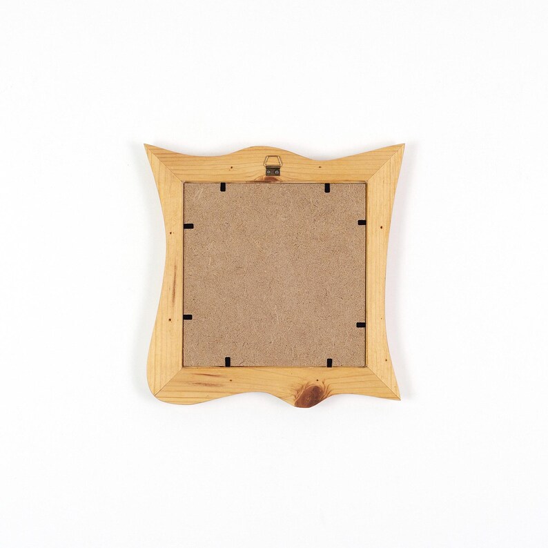 Bilderrahmen quadratisch, rustikaler Holzrahmen aus Kiefer 15x15 cm, handgefertigter Bilderrahmen aus Echtholz, organisches Naturholz Unikat imagen 8