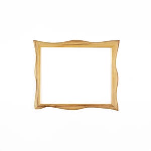 K&ouml;nnte beinhalten: Ein rechteckiger Bilderrahmen aus Holz mit einer hellbraunen Maserung. Der Rahmen weist ein markantes, wellenf&ouml;rmiges Design an den oberen und unteren Kanten auf, w&auml;hrend die vertikalen Seiten gerade sind und die Oberfl&auml;che glatt poliert ist.