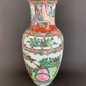 10" Antique Vase Chinese Macau Porcelain Decorative Hand Painted  Family Rose / Rose Medallion