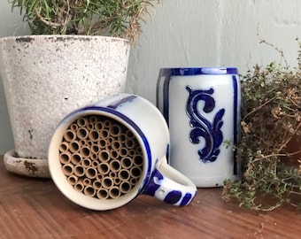 Hotel de abejas azul, casa de abejas vintage hecha con jarra de cerveza reutilizada / regalo para jardinero