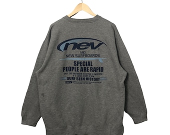 Sudadera vintage Nev Future Shapes con cuello redondo y logo grande, talla grande. Sudadera vintage Nev Future Shapes con logo grande, color gris.