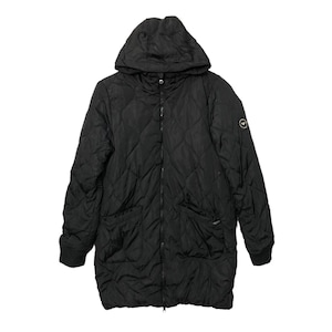 May include: Black quilted jacket with a hood and a full-length zipper. The jacket has a diamond pattern, two front pockets, and a small logo on the upper right chest. The sleeves have ribbed cuffs. A casual outerwear garment.