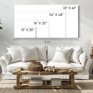 Puede incluir: Un sof&aacute; blanco con almohadas se encuentra frente a una pared blanca con cinco lienzos blancos de diferentes tama&ntilde;os colgados en la pared. Los lienzos est&aacute;n etiquetados con sus dimensiones en pulgadas. El lienzo m&aacute;s grande es de 30 pulgadas por 60 pulgadas, el siguiente m&aacute;s grande es de 24 pulgadas por 48 pulgadas, el siguiente es de 16 pulgadas por 32 pulgadas, el siguiente es de 10 pulgadas por 20 pulgadas y el m&aacute;s peque&ntilde;o es de 5 pies de ancho.