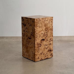 Burlwood Veneer Plinth Side Table: Premium Nightstand (30x30x55 cm)