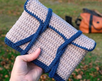 Crochet Book Sleeve PATTERN: Easy Cover for Books and Tablets, Made-to-Measure (Vagabond Booksleeve - PDF)