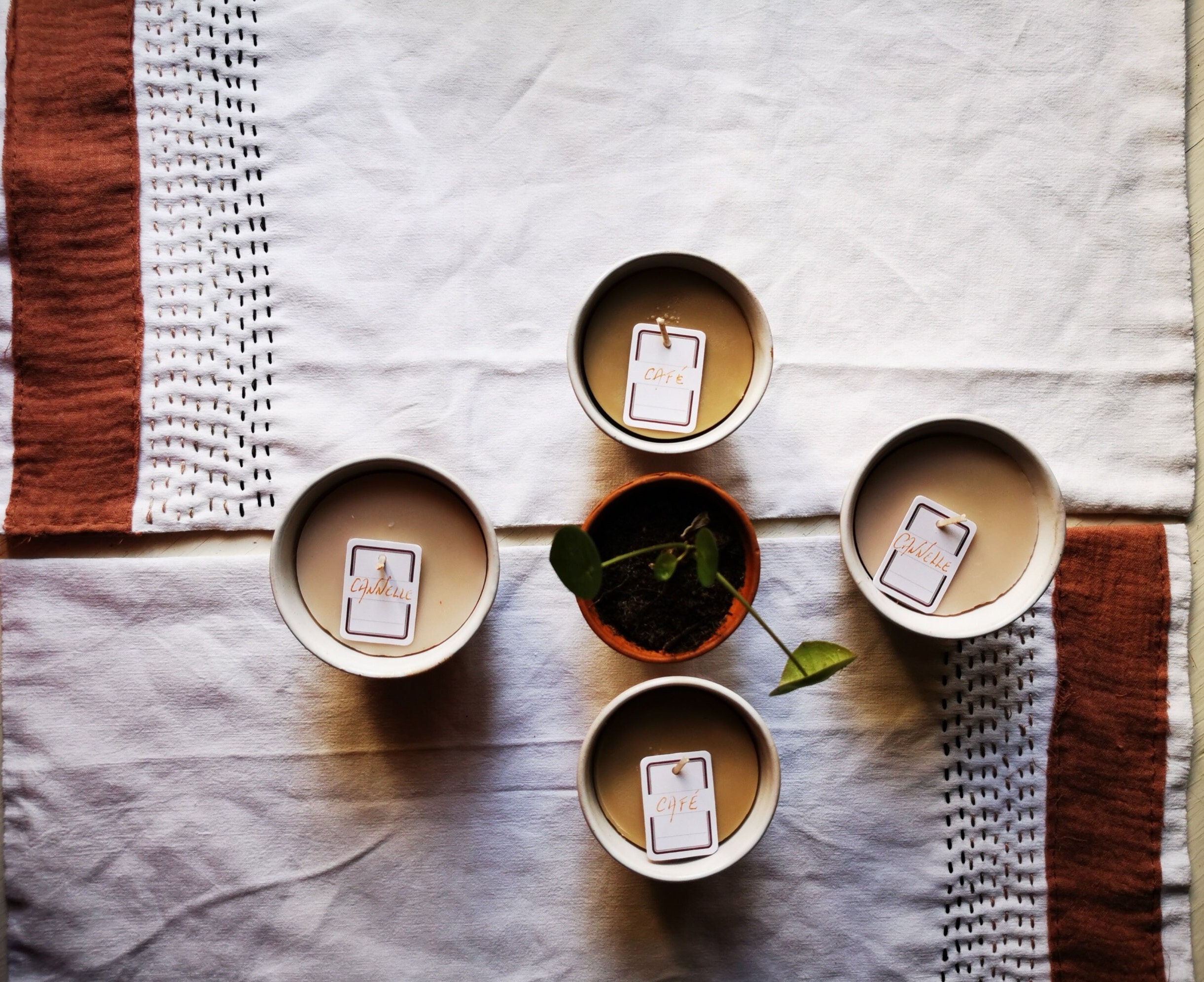 Bougies Parfumées Dans Bougeoirs en Céramique