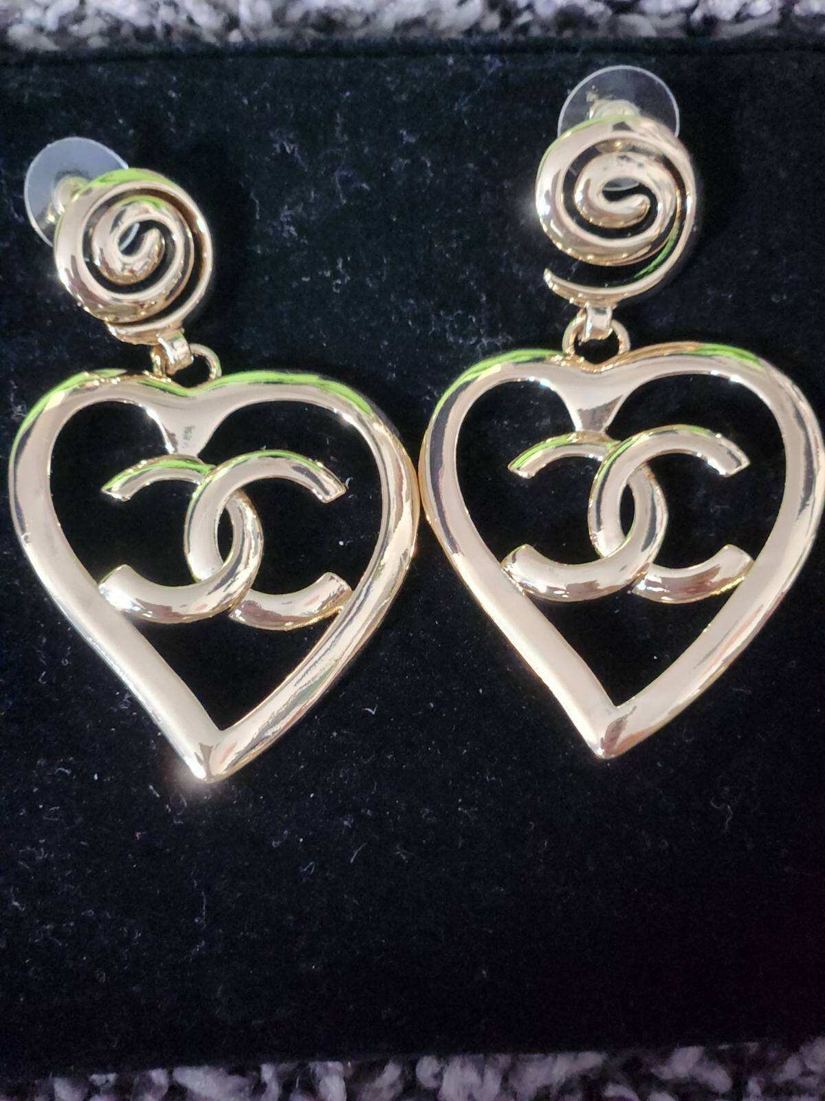 Chanel gold heart pendant necklace or Earrings – LLBazar