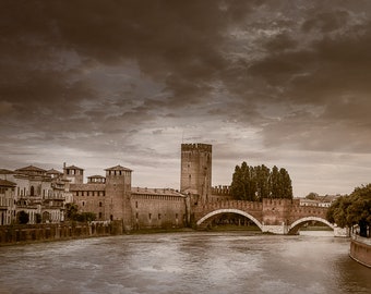 Castelvecchio Bridge Leinwand Druck, Verona Italien, Wohnzimmer Wanddekor, Wandkunst, Fine Art, Italy Tour, Flur Print, Mittelalterliche Brücke