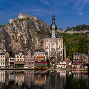 Stampa su tela Dinant, Namur Belgio, Decorazione da parete per soggiorno, Arte murale, Fiume Mosa, Giorno d'estate, Notre Dame, Ardenne, Cittadella, Vallonia