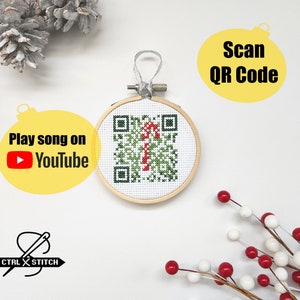 White Christmas by The Drifters Wzór do haftu krzyżykowego z kodem QR na Boże Narodzenie, odtwarza piosenkę na YouTube, ozdoba lub kartka z życzeniami, cyfrowy wykres PDF