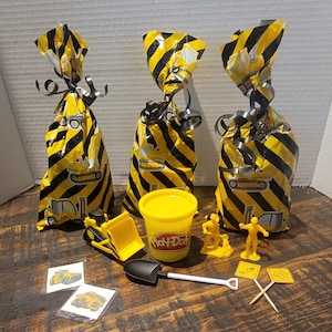 Construction party gift bags | Loot bags | Party favors | With play-doh