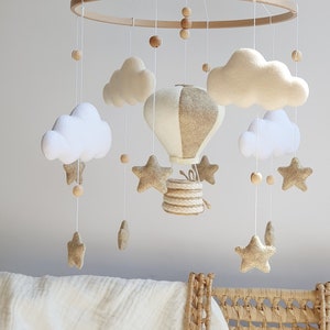 Hot air balloons mobile, neutral mobile, hanging crib mobile, nursery decor beige, baby shower gift, mobile nursery