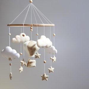 Neutral mobile hot air balloons, hanging crib mobile, nursery decor beige, baby shower gift, mobile nursery