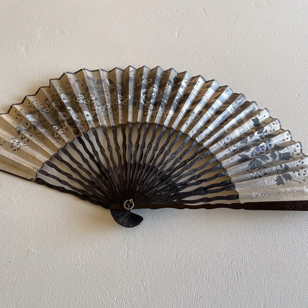 Fabric folding Hand Fan 1900s in black wood and an Asian landscape scene decor