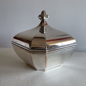 Vintage octagonal silver metal bonbonnière (candy box)