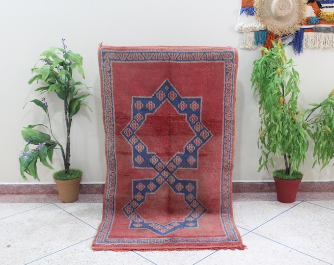 Authentic vintage moroccan rug - 3.2x6.0feet - Collector tribal rug, long rug, traditional design in red