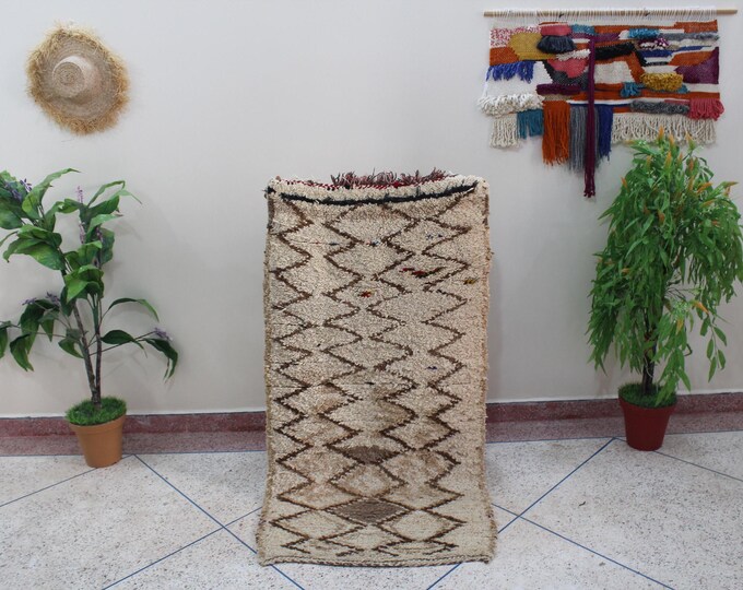 Authentic vintage moroccan rug - 2.7x5.4feet - Collector tribal rug, long rug, traditional design in White