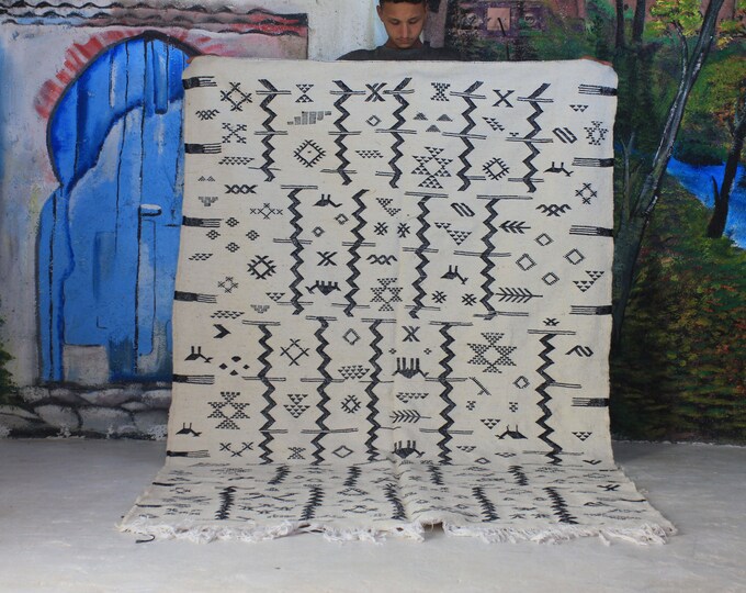 morocco rug, Moroccan Kilim Rug, white Kilim Rug, Moroccan Rug, Handmade Rug, Area Rug, Boho Rug, Bohemian Decor, Bedroom Rug