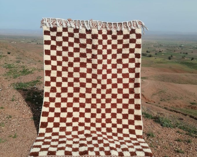 Beni Oren, an authentic Moroccan berber wool rug.  hand made