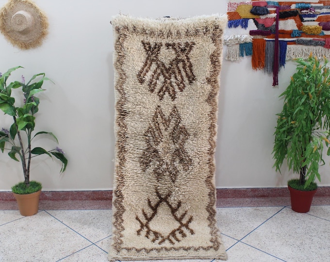 Authentic vintage moroccan rug - 2.5x6.0feet - Collector tribal rug, long rug, traditional design in White