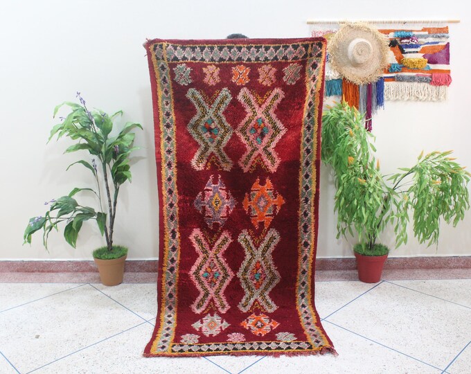 Authentic vintage moroccan rug - 3.2x7.4feet - Collector tribal rug, long rug, traditional design in red
