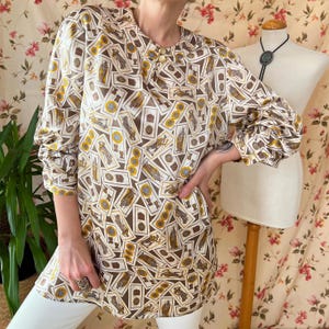 Blusa vintage de seda de los años 90 con estampado de cartas del tarot (XL), estilo retro de manga larga con botones, estilo informal de negocios, estilo barroco, elegante y chic para oficina.