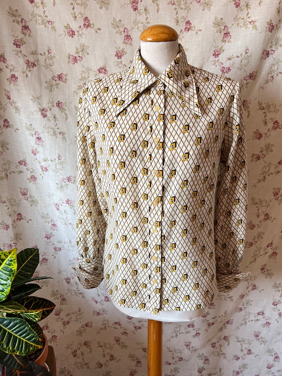 Vintage 70s dagger collar ST Michel shirt, button… - image 8