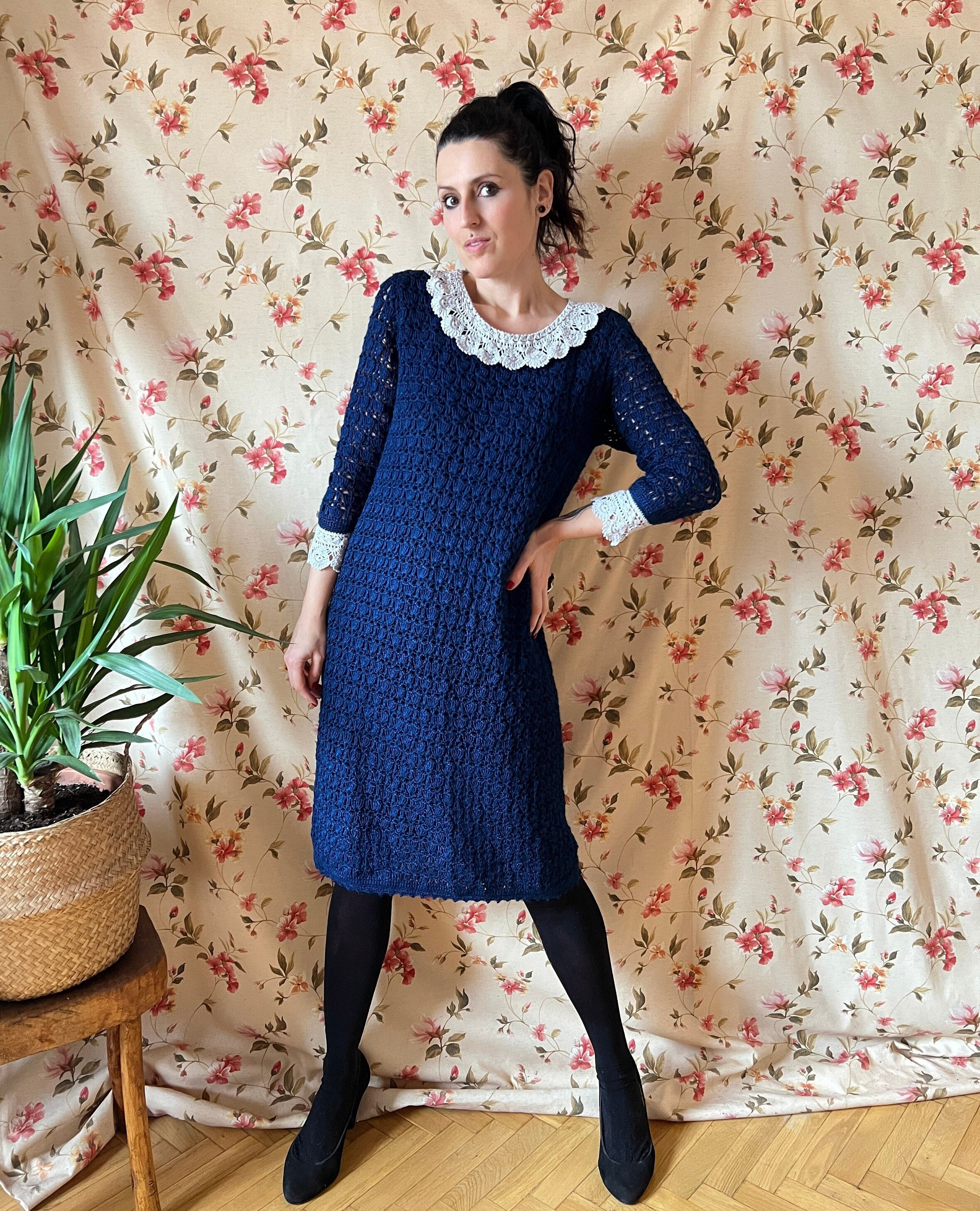 Vintage 60s crochet dress L, babydoll 70s winter handknit navy puritan collar embroidered lace feminine retro hippy bohemian coquette tricot