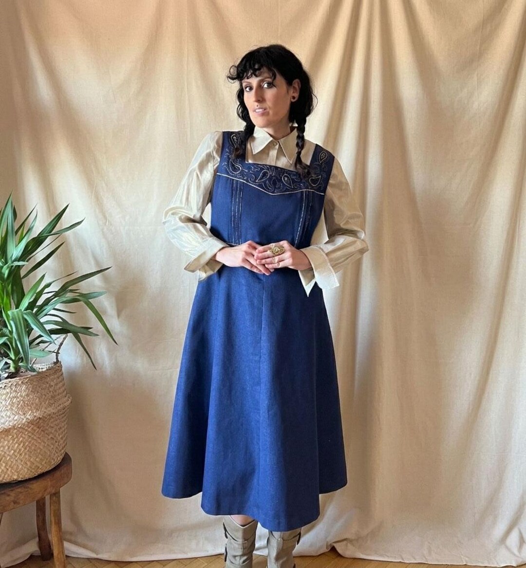 chinese dress ladies Allegra K Vintage Pinafore Dress for Women's 1950s Lace Trrim Midi Overall  Dress with Pockets X-Small Beige at Amazon Women's Clothing store main image 1