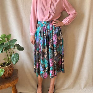 Vintage pleated satin skirt M 80, midi high waist shiny metallic skirt image 2