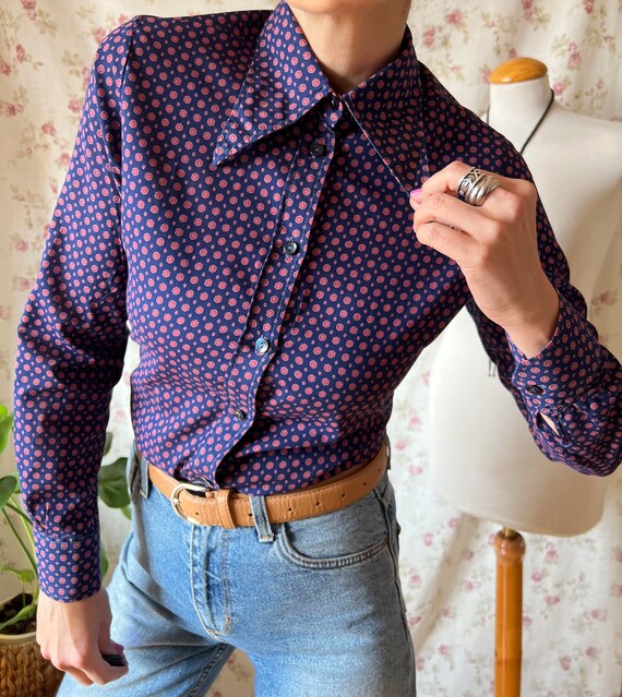 Vintage 70s dagger collar shirt 60s office elegan… - image 5