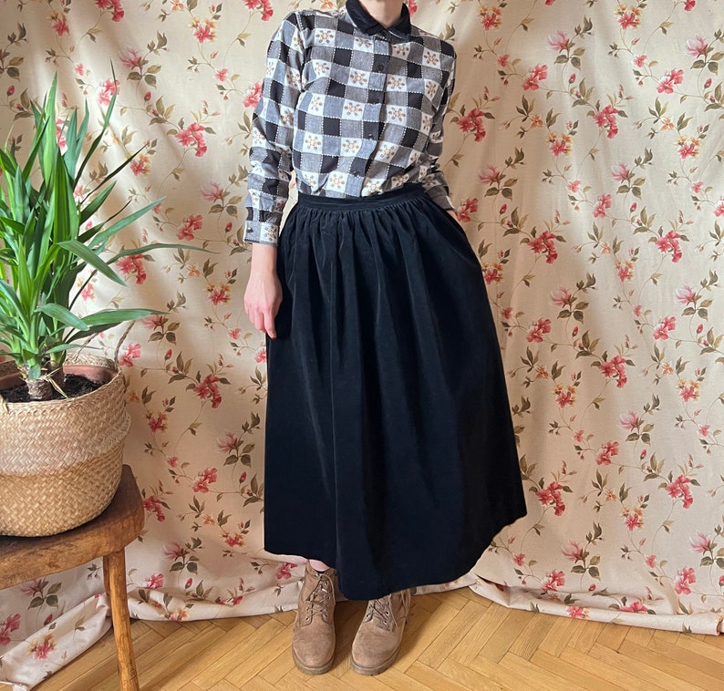 Vintage Laura Ashley dark academia velvet skirt 80s folk romantic evening riding goth 70s midi bohemian wedding feminin pleated high waist S image 8