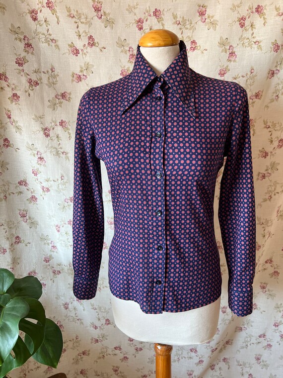 Vintage 70s dagger collar shirt 60s office elegan… - image 9