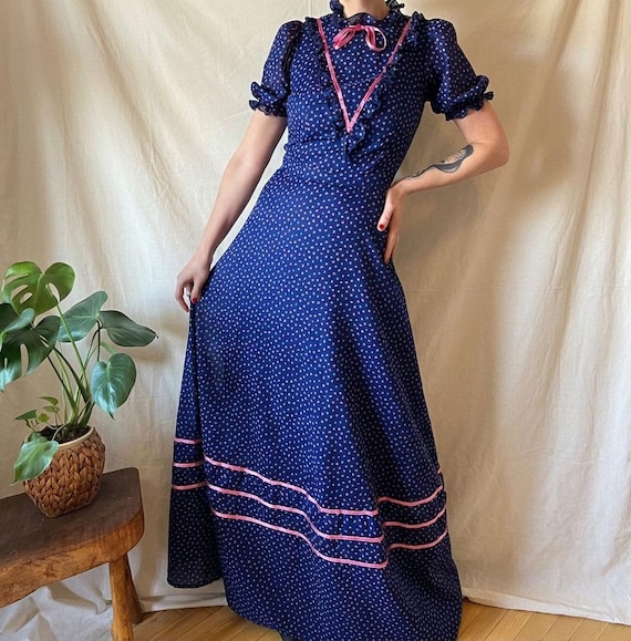 shop vintage wedding dresses Laurel Gown Core Colors:Herb Green Floral SL40-12-4-24 fall wedding party. A peek inside the
